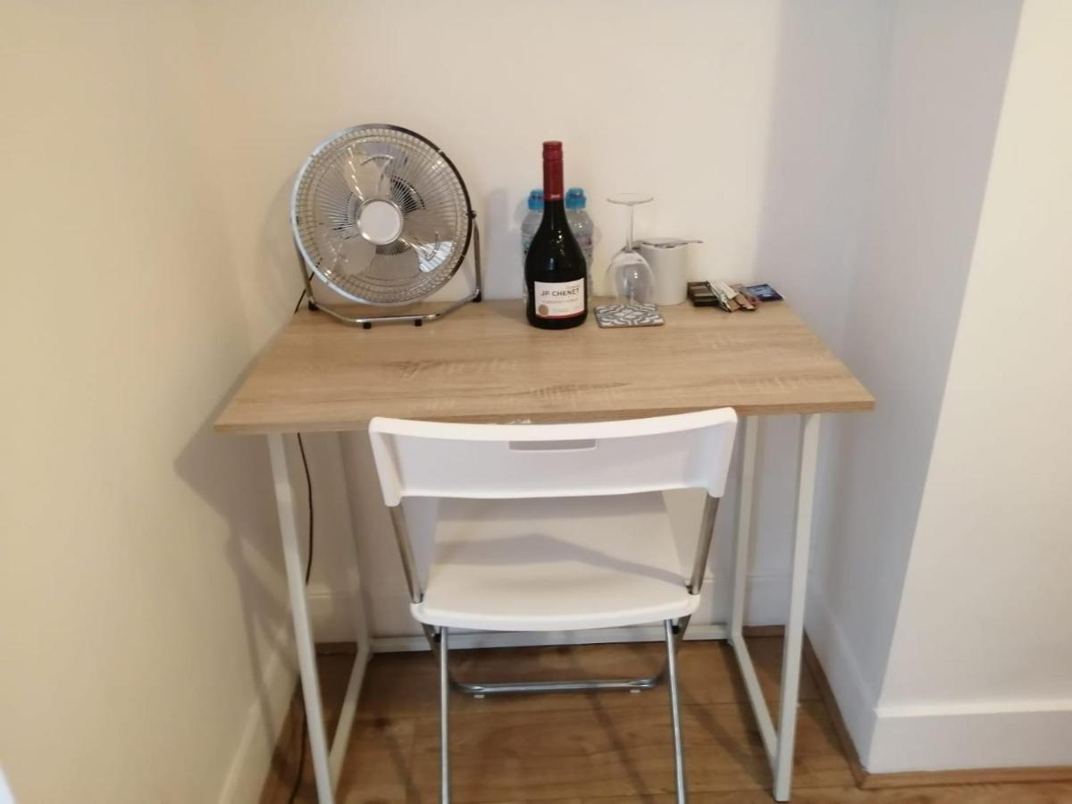 Central Stratford Cozy Double Room London Exterior photo