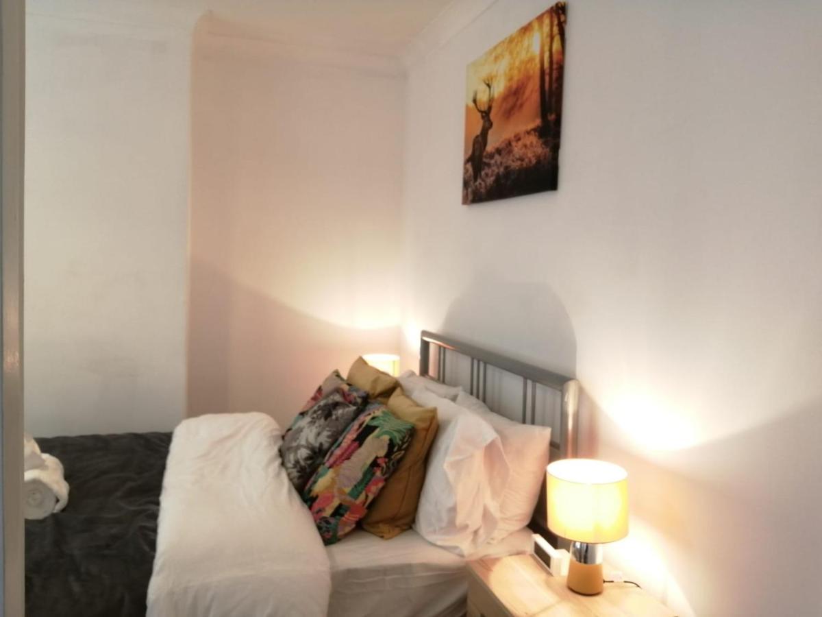 Central Stratford Cozy Double Room London Exterior photo