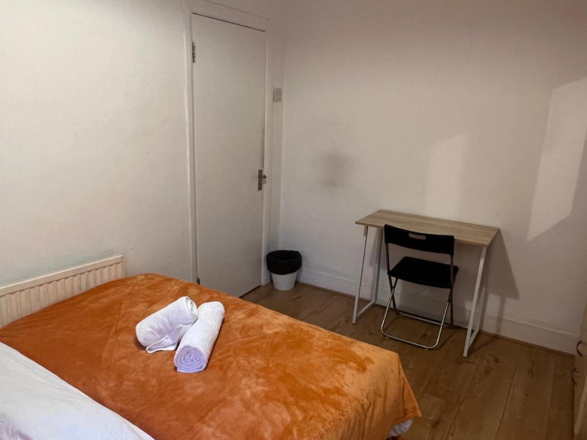 Central Stratford Cozy Double Room London Exterior photo