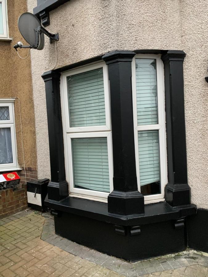 Central Stratford Cozy Double Room London Exterior photo