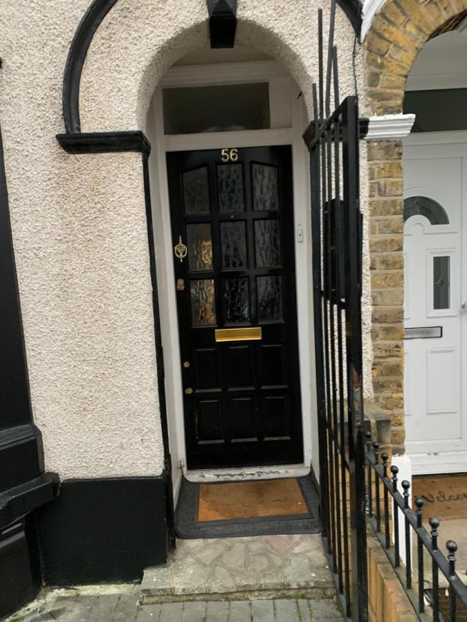 Central Stratford Cozy Double Room London Exterior photo