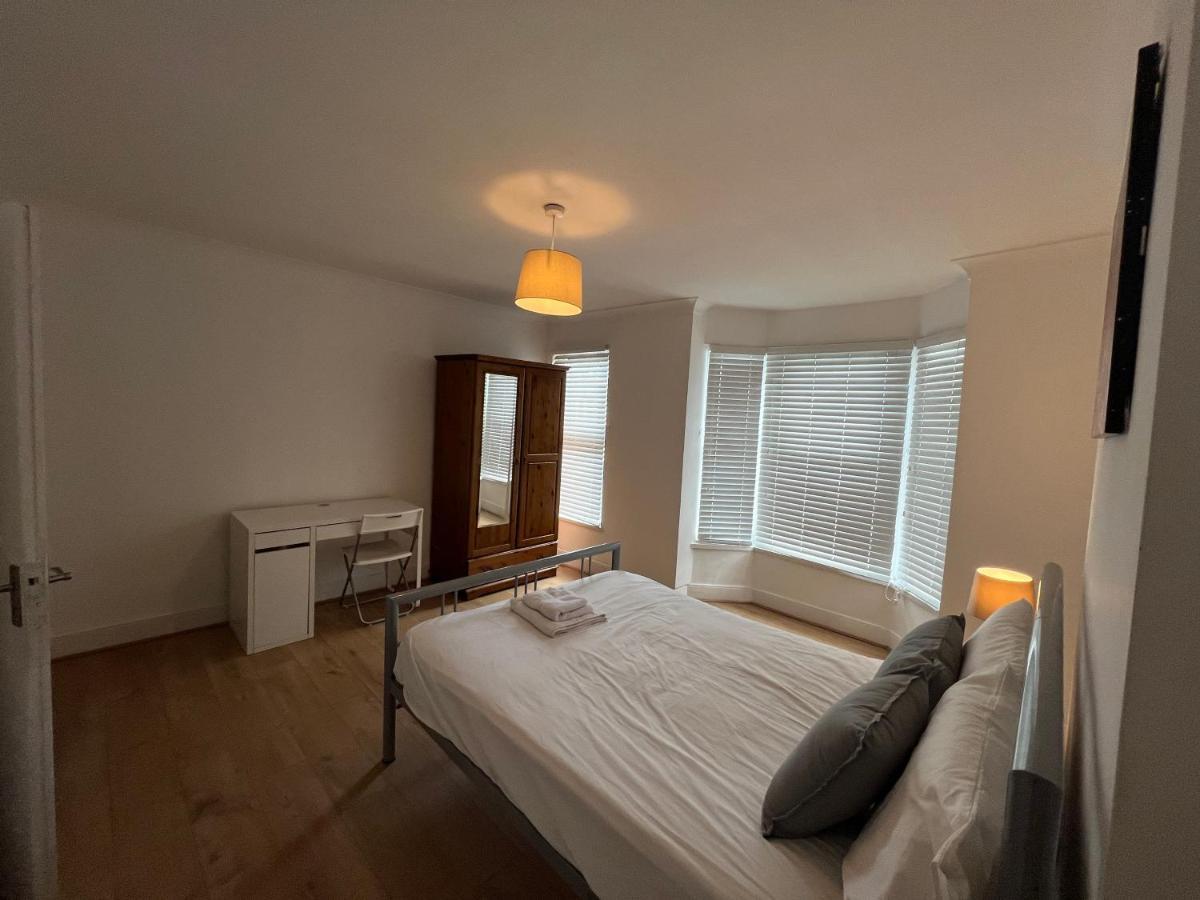Central Stratford Cozy Double Room London Exterior photo