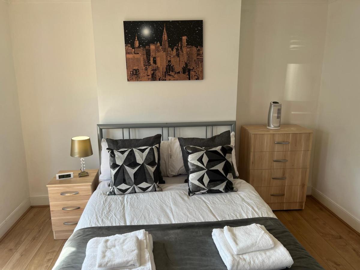 Central Stratford Cozy Double Room London Exterior photo